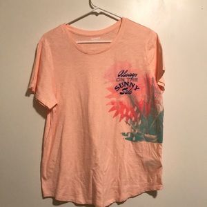 Peach colored short sleeve “always on the sunny side” old navy tee shirt